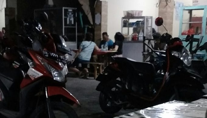 Selain Makanan, Pasar Mambo Sediakan Bir dan Wanita