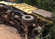 Truck Muatan Tanah Puru Timpa Warga Hingga Tewas