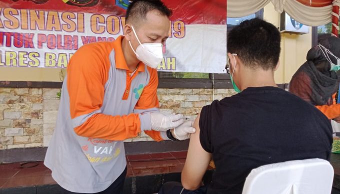 1.100 Warga Ikut Suntik Vaksin Masal di Bangka Tengah