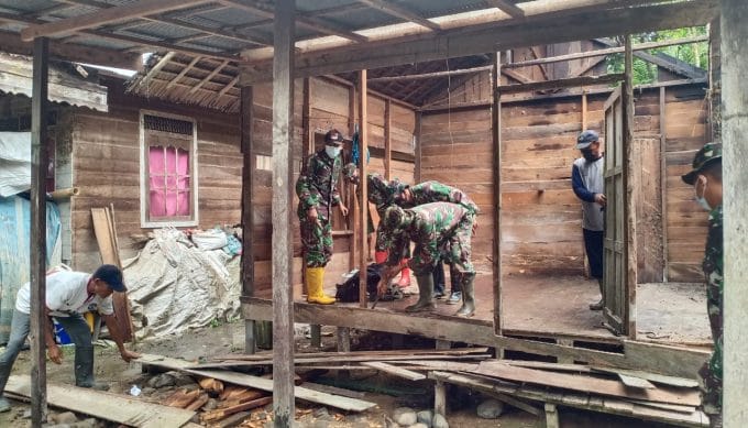 Rusdi Senang Rumahnya Dirobohkan TNI