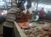 Pedagang Daging di Sungailiat Terpaksa Cari Sendiri ke Lampung