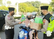 Dikira Razia, Warga Justru Dapat Takjil dari Polantas Bangka Tengah