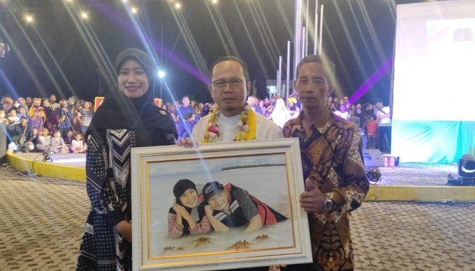 Ultah ke 47, Algafry Dapat Kejutan dari Seluruh Kalangan saat Acara Ngopi Bareng di Alun-alun Koba