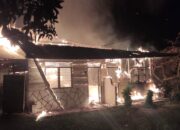 Rumah Penjaga Sekolah dan Guru Honorer di Koba Ludes Terbakar