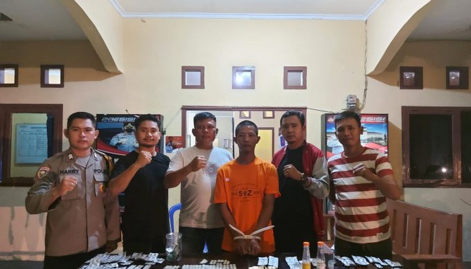 Brigadir Harry Tanggap Pengguna Narkoba Saat Jaga Perayaan HUT RI di Simpang Katis