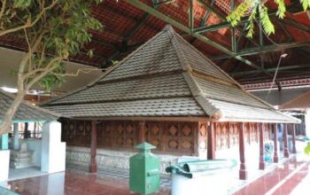 Makam Sunan Giri, Destinasi Wisata Religi yang Sarat Sejarah di Gresik Jawa Timur