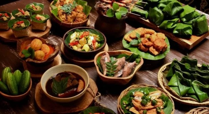 Rekomendasi 7 Makanan Khas Jawa Barat Yang Terkenal Enak Dan Wajib ...