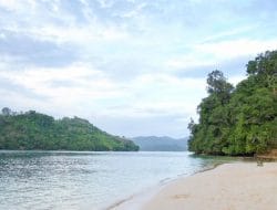 Keindahan Pulau Sempu, Surga Bahari Tersembunyi dan Terlarang di Malang