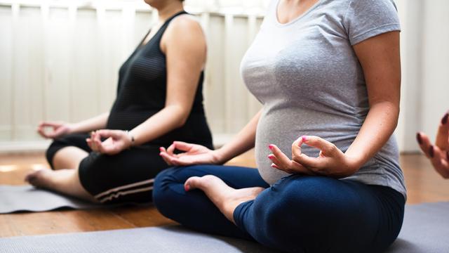 5 Manfaat Yoga untuk Ibu Hamil, Penting Banget Moms!