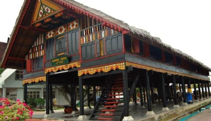 Rumah Krong Bade, Rumah Adat Tradisional Aceh yang Unik di Indonesia