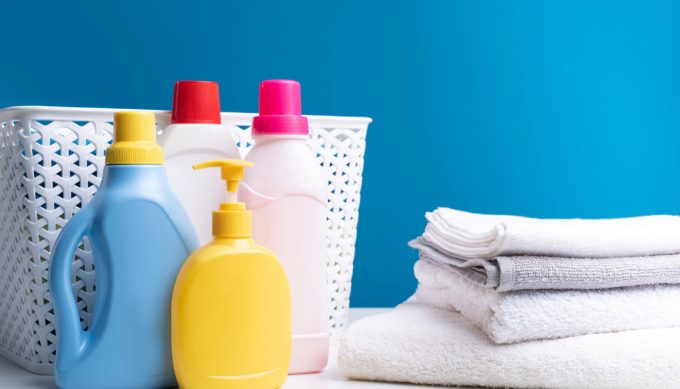 5 Cara Memilih Sabun Cuci Pakaian untuk Kulit Sensitif, Wajib Kalian Ketahui!
