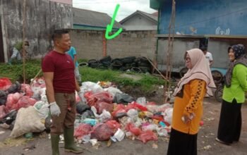 Bau Sampah Menyengat Proses Belajar Terganggu, Lurah Kuday : Lokasinya Akan Kita Bangun Tempat UMKM