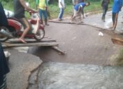 Awas, Jembatan Desa Air Buluh-Air Jangkang Roboh