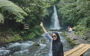 Wisata Telunjuk Raung Banyuwangi, Panorama Air Terjun yang Dikelilingi Tiga Gunung