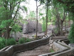 Wisata Alam Goa Selomangleng, Situs Purbakala Nan Eksotik di Kaki Gunung Klotok