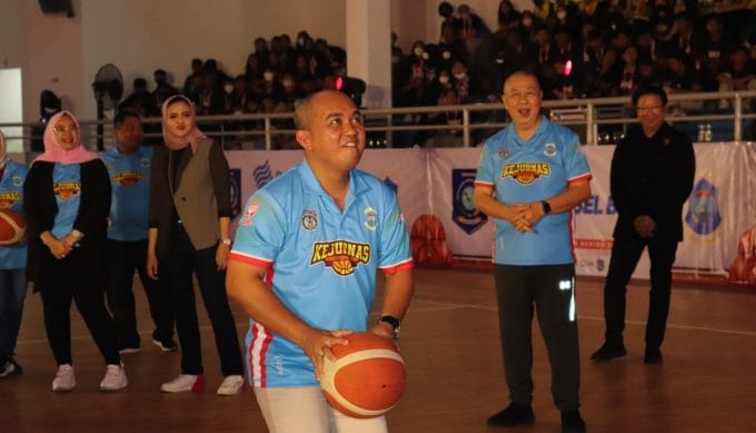Buka Kejurnas Basket U-15, Molen Minta Maaf