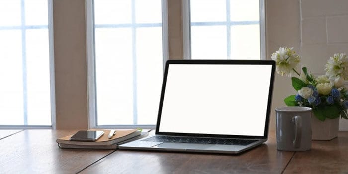 laptop blank putih