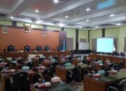 Rapat Penyampaian Rekomendasi LKPJ Bupati Molor Lebih dari Sejam, Dewan Asik Merokok