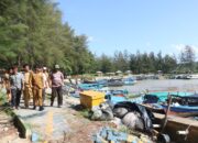 Nelayan Keluhkan Sulit Menambatkan Perahu di Muara Tanjung Gunung ke Bupati