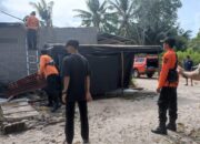 Angin Kencang Robohkan Atap Rumah Sahara