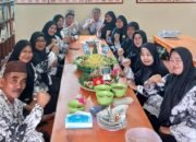 Rayakan Hari Guru, SDN 4 Toboali Potong Tumpeng