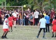 Aksi Presiden Jokowi Duel Lawan Pelajar Biak Papua, Mendapat Komentar dari Presiden FIFA