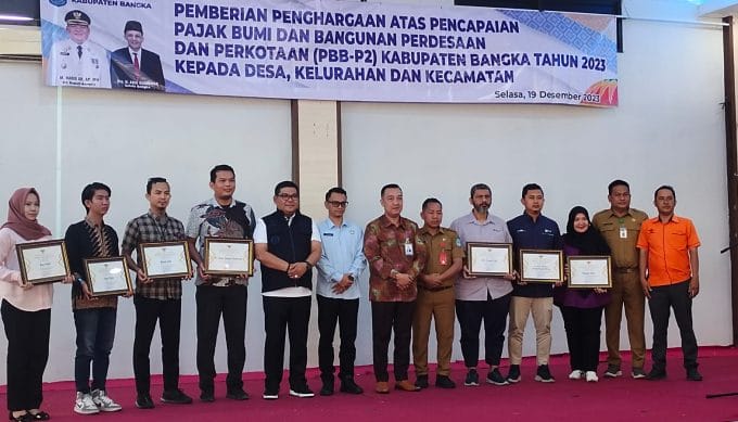 Pj Bupati Bangka Berikan Penghargaan ke PT Timah