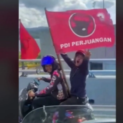 Video Viral Pengendara Sepeda Motor Bawa Bendera PDIP Teriak Nama Prabowo Subianto