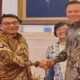AHY Bersalaman dengan Moeldoko di Istana Negara Jakarta, Netizen Sibuk Komentar