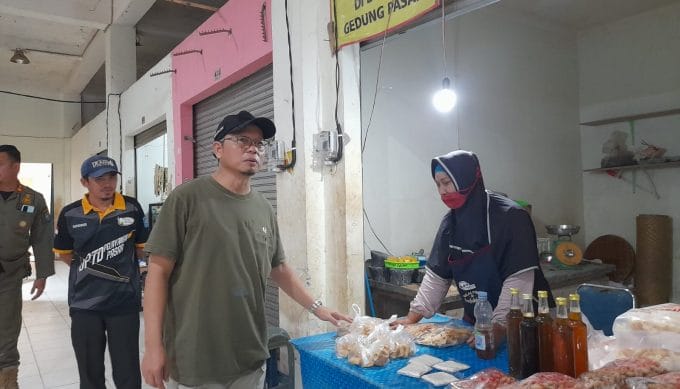 Jadi Agenda Rutin, ASN Bangka Tengah Ramai-ramai Belanja di Pasar Rakyat