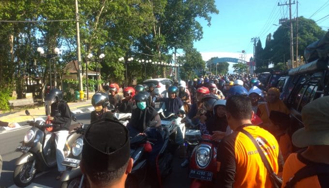 Tak Sampai Sejam, 500 Paket Takjil VES Community Ludes