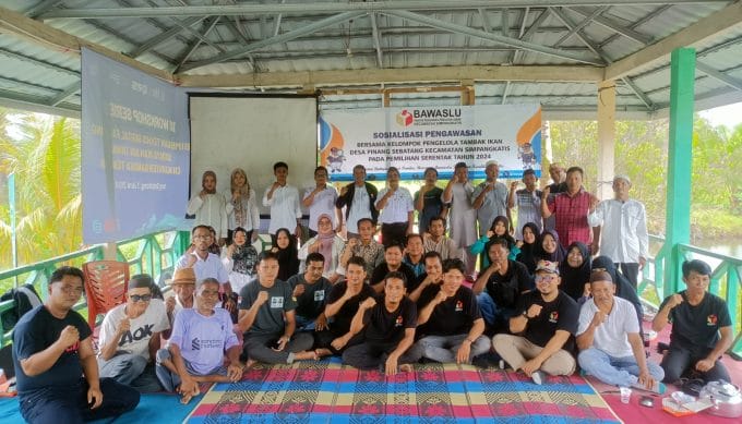 Datangi Kelompok Tambak Ikan Desa Pinang Sebatang, Bawaslu Bangka Tengah: Jangan Palsukan Data