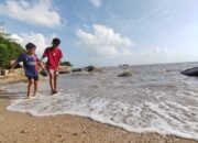 Kunjungi Pantai Batu Kapur Toboali, Wisatawan Asal Lampung Sebut Mirip Bali