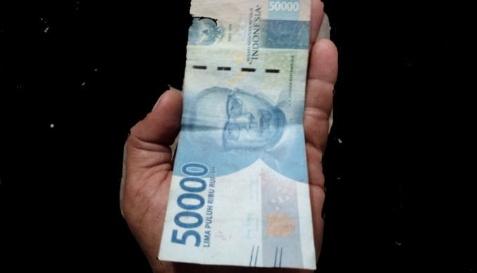 Walau Bapak tidak Punya Penghasilan Tetap dan Jadi Pengemis, Kamu Harus Tetap Sekolah Nak !