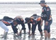 Seribu Mangrove Ditanami di Sepanjang Pantai Terentang