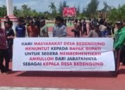 Arogan dan Diduga Korupsi, Warga Demo Minta Kades Bedengung Dipecat