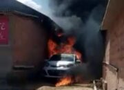 Mobil Ayla Terbakar di Black Jack