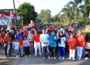 Budi Utama Ikut Jalan Santai di Kelurahan Bacang