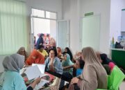 Puluhan Ibu-ibu Kelurahan Berok Ikut Deteksi Kanker Leher Rahim Gratis