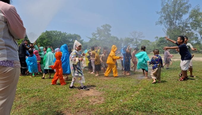 Keseruan Anak TK Santa Maria Belajar denagn Tim Damkar PT Timah