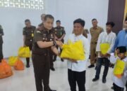 Kejati Bangka Belitung Serahkan KIA dan Akta Lahir untuk Anak di Bangka Selatan