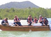 Ribuan Bibit Kepiting Dilepas di Pesisir Kundur dan Karimun