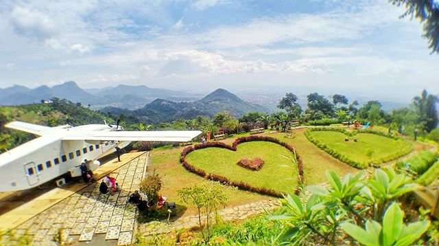 Taman Love Soreang, Wisata Romantis dengan Pemandangan Memukau di Bandung Selatan