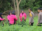 Polres Bangka Tengah Panen 800 Kg Kacang Tanah