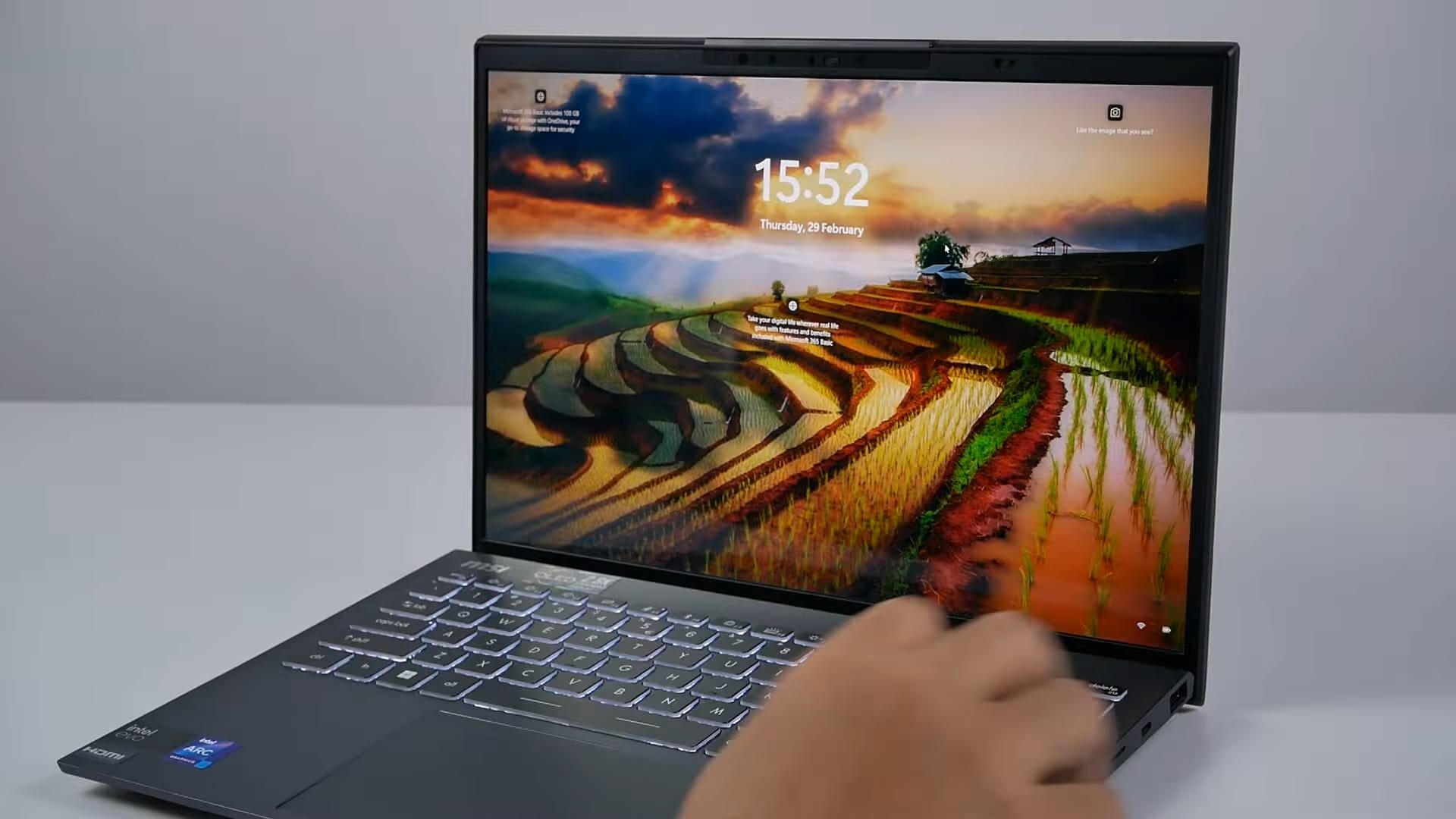 MSI Prestige 13 AI+ Evo A2VM, Laptop Tipis dan Super Kencang