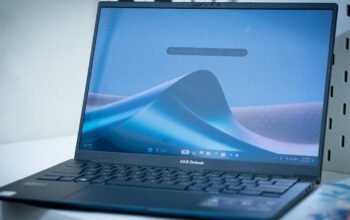 Review ASUS Zenbook 14 OLED UX3405CA, Laptop AI Ultra Tipis