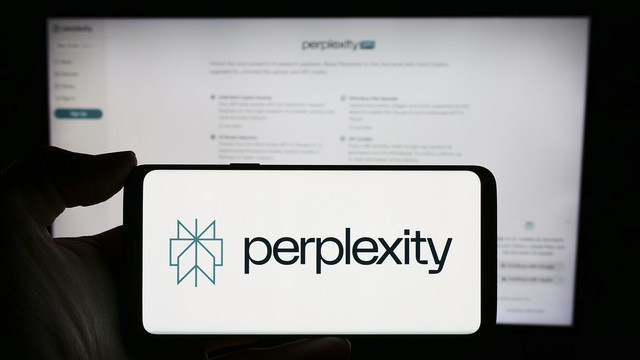 Inovasi Perplexity AI di WhatsApp, Chatbot Cerdas!