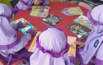 Perkuat Literasi, Puluhan Anak TK Jasmine Kids Kunjungi Perpustakaan