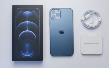 Mengenal iPhone SIM Sticker Fungsi, Cara Kerja dan Risiko Penggunaan